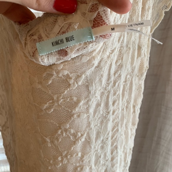 Lacey cream flowy dress - Picture 4 of 6